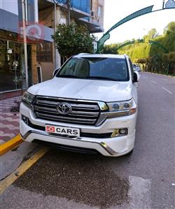 تۆیۆتا لاند کروزەر